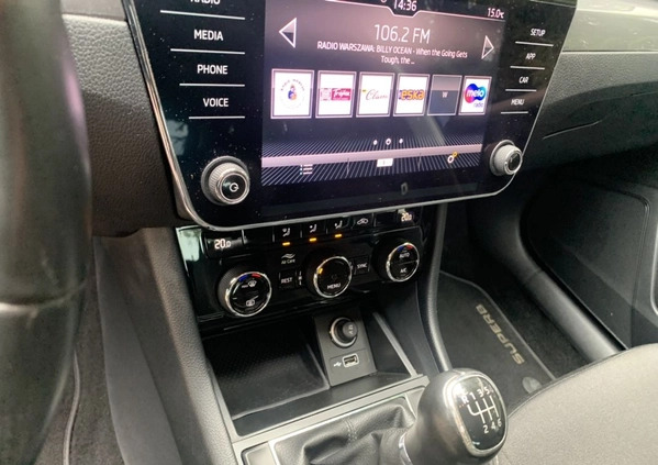 Skoda Superb cena 69900 przebieg: 137000, rok produkcji 2018 z Człopa małe 742